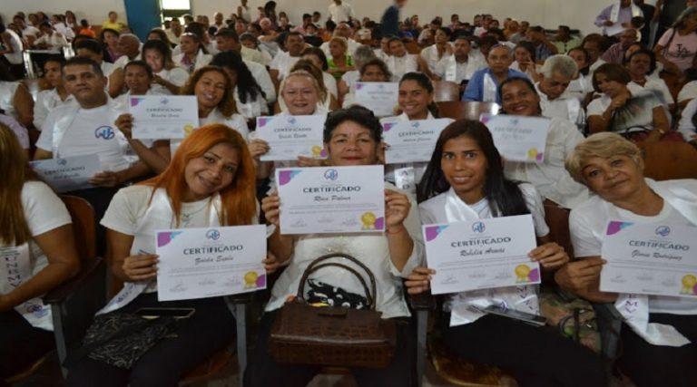 Certifican más de 300 emprendedores en Valles del Tuy