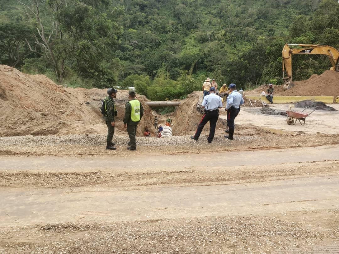 Se apertura paso vehicular en el km 37 de la Autopista Regional del Centro