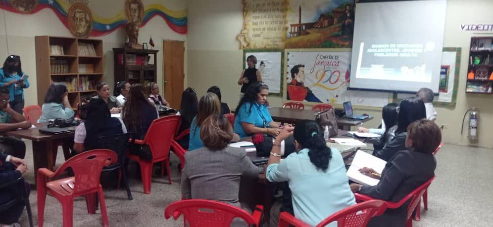 Realizan plan de formación para activar liceos productivos en la Costa Oriental del Lago