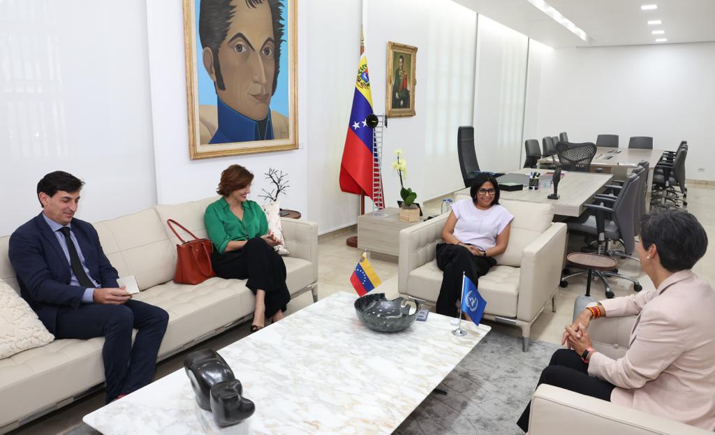 Executive Vice President held meeting with WFP Regional Director for Latin America