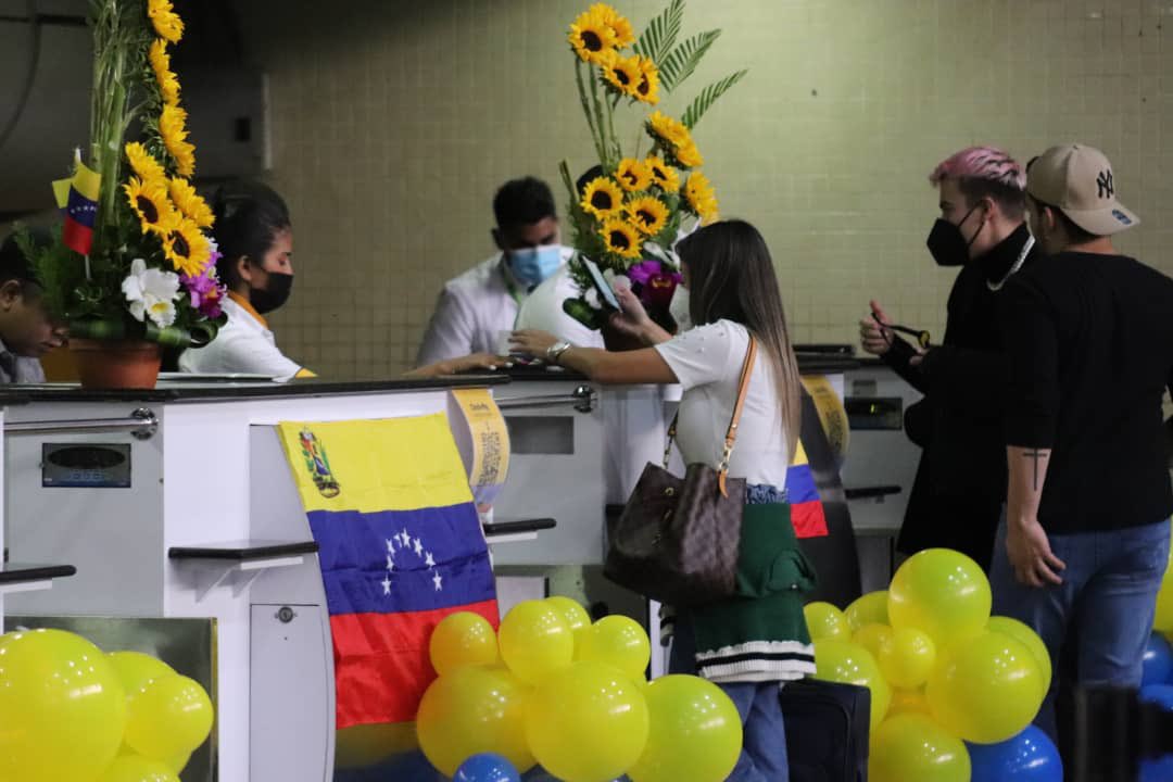 Venezuela reactiva operaciones de transporte aéreo comercial con Colombia