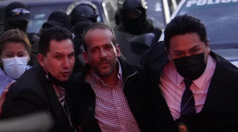 Golpista Luis Fernando Camacho llega a penal de alta seguridad en Bolivia