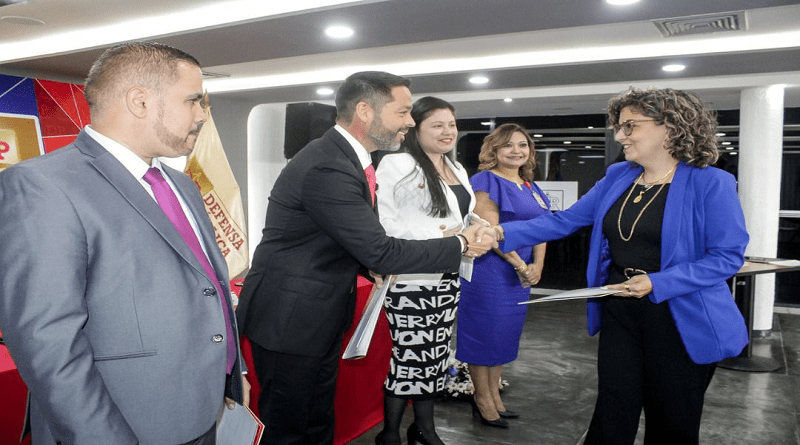 Certifican con titularidad de cargos en materia penal a defensores públicos