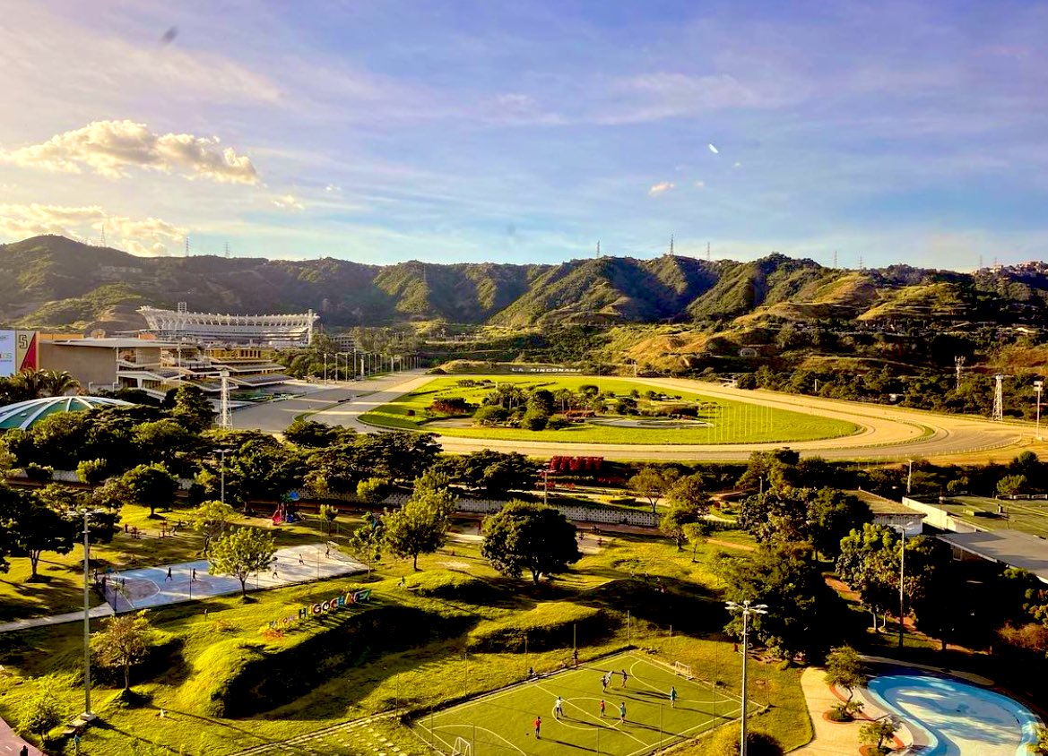Hipódromo La Rinconada reabrirá sus puertas al público para recibir la Serie Hípica del Caribe 2022