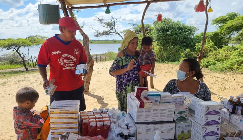 Gobierno Bolivariano atiende a familias indígenas afectadas por las lluvias en el municipio Guajira