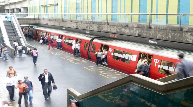 Metro de Caracas establece horario especial navideño