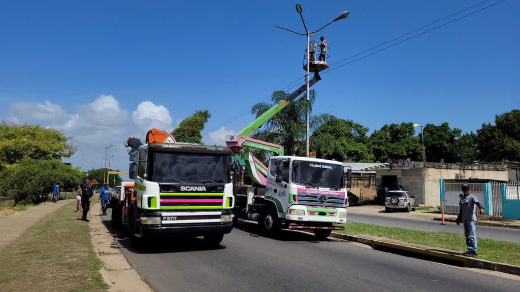 Mantienen trabajos de alumbrado en la avenida España de Ciudad Bolívar