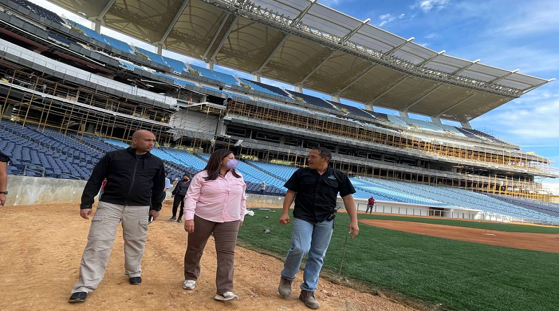 Supervisan avance de construcción en estadio de béisbol de La Rinconada