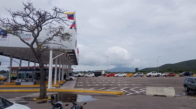 Más de 1.300 vehículos transitaron por puente fronterizo Tienditas en sus primeras 24 horas