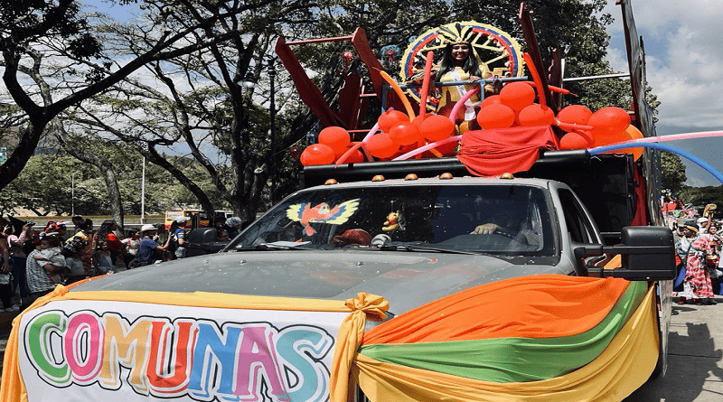 Desfile de carrozas y comparsas deslumbra las calles de Caracas