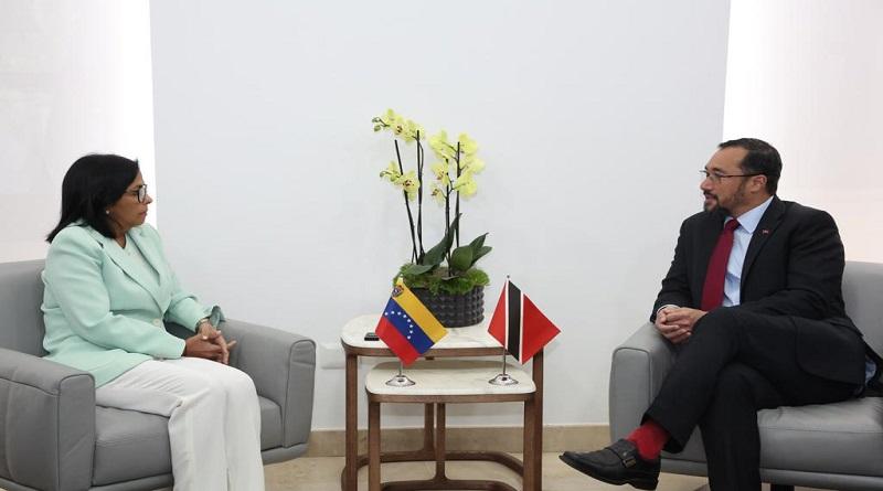 Vicepresidenta Delcy Rodríguez recibe a ministro de Trinidad y Tobago, Stuart Richard Young
