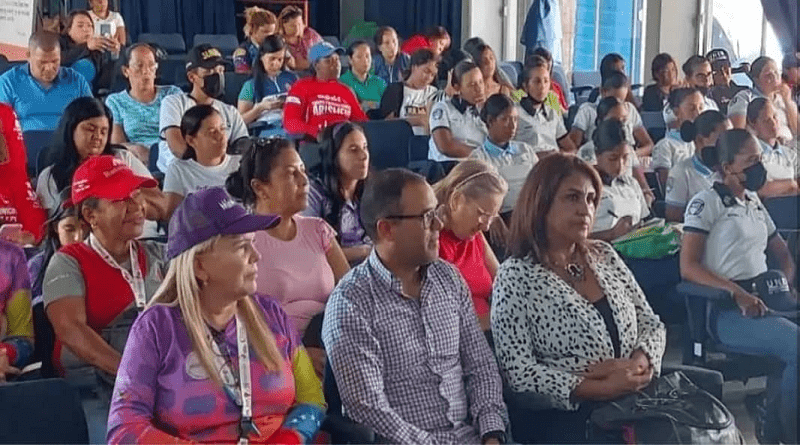 Lideresas realizan encuentro en defensa de la protección integral a la mujer
