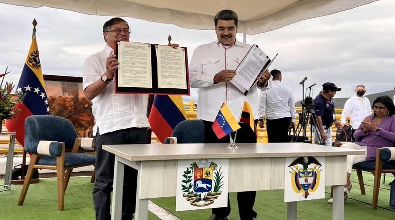 Presidentes Maduro y Petro firman Memorándum de Entendimiento en puente Atanasio Girardot