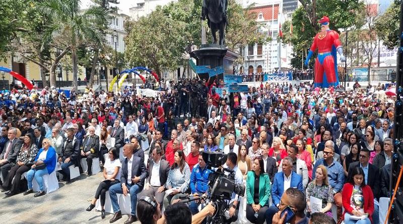 Autoridades debaten en el Día del Antiimperialismo Bolivariano