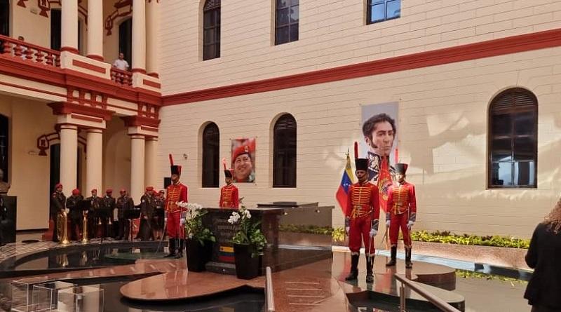 Rinden sentido homenaje al Comandante Chávez en el Cuartel de la Montaña