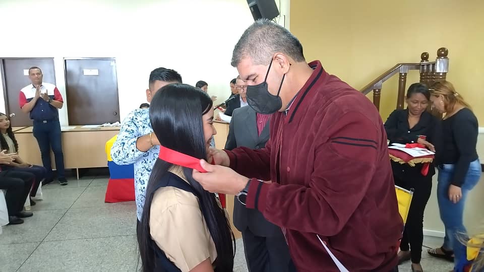 Zulia: En Mara 34 jóvenes de la Patria reciben orden José Félix Ribas por su destacada labor