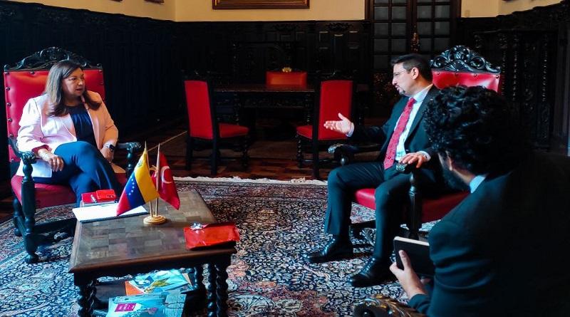Alcaldesa Carmen Meléndez reafirma lazos de amistad con Embajador de Türkiye