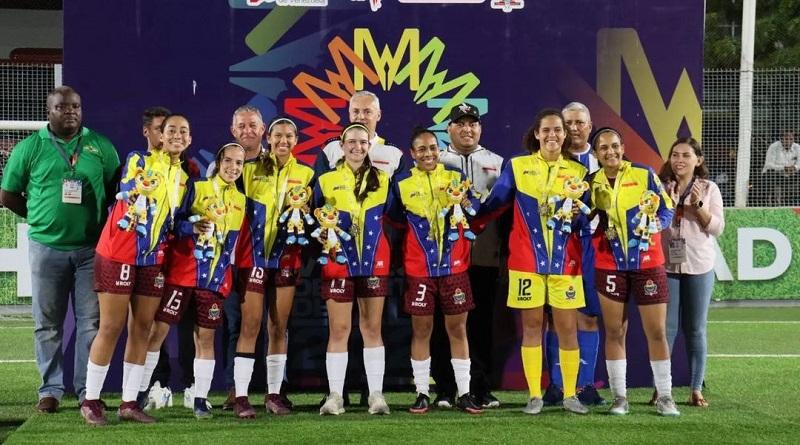 Selección venezolana femenina de Fútbol Campo logra primer lugar