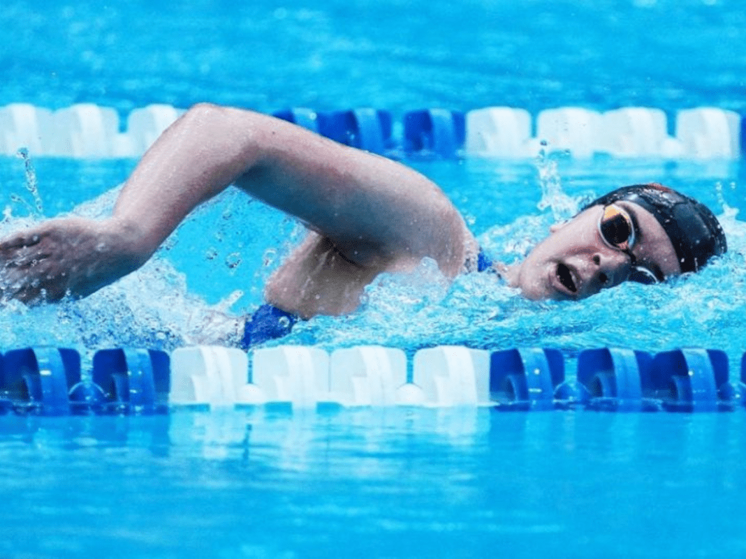 María Yegres se colgó el oro en los 800 metros estilo libre