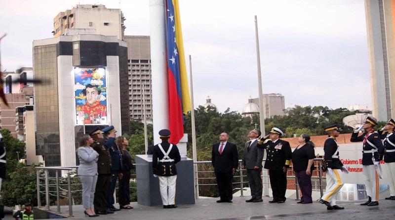 Venezuela iza la bandera para conmemorar los 213 aniversario del primer paso a la independencia