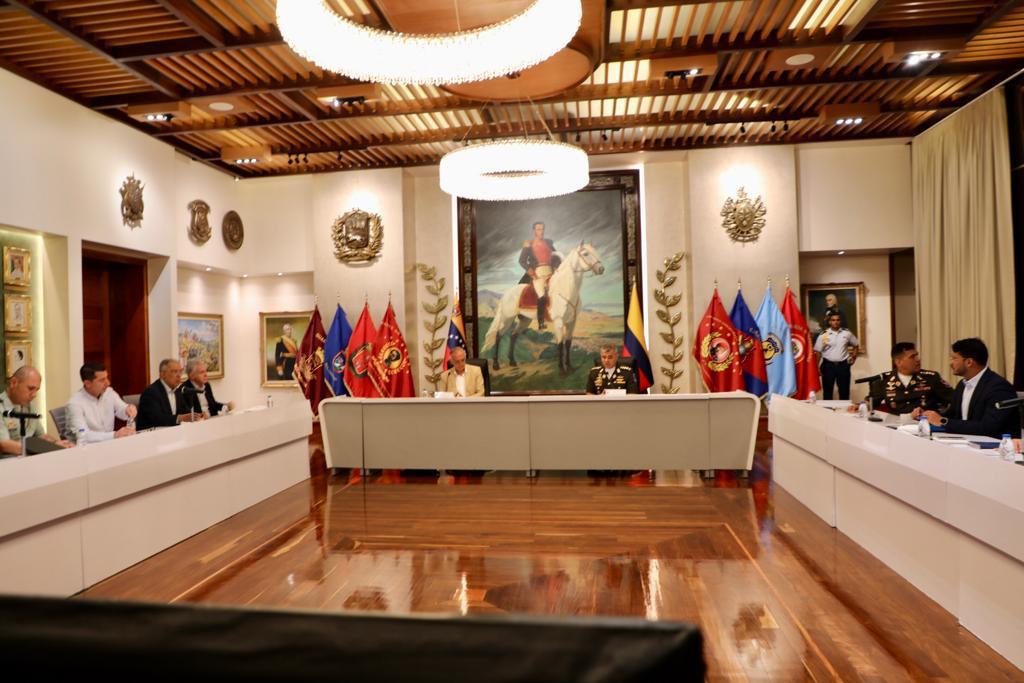 Venezuela y Colombia construyen mapa integral de cooperación en defensa de sus pueblos