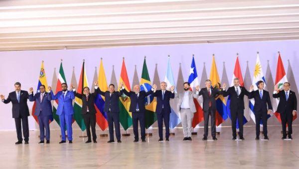Cumbre en Brasil refuerza disposición al diálogo para integración regional (+Foto oficial)