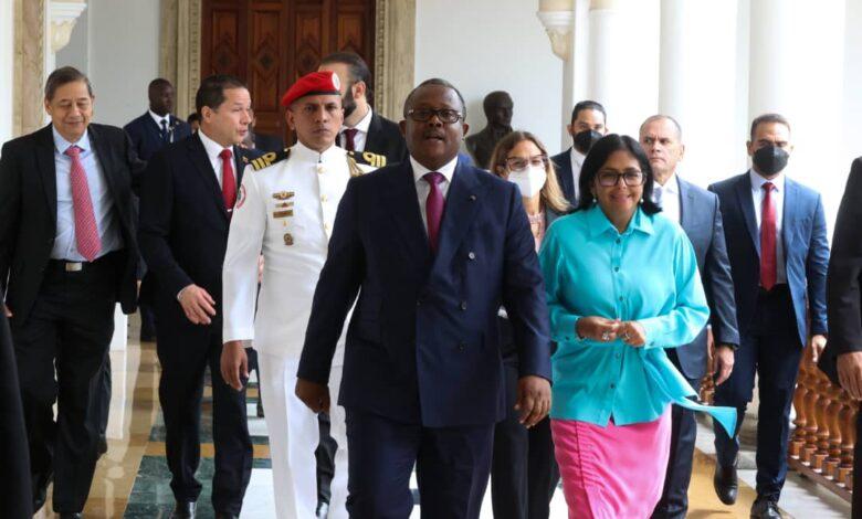 Vicepresidenta Ejecutiva recibe al presidente Umaro Sissoco Embaló en la Casa Amarilla