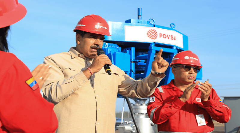 Presidente Maduro entrega macolla Cacique Chaima a trabajadores de la Patria