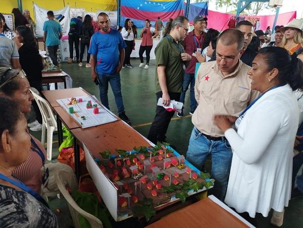 Ministro Arreaza afirma que experiencias directas de gestión popular fortalecen la comuna en Zulia