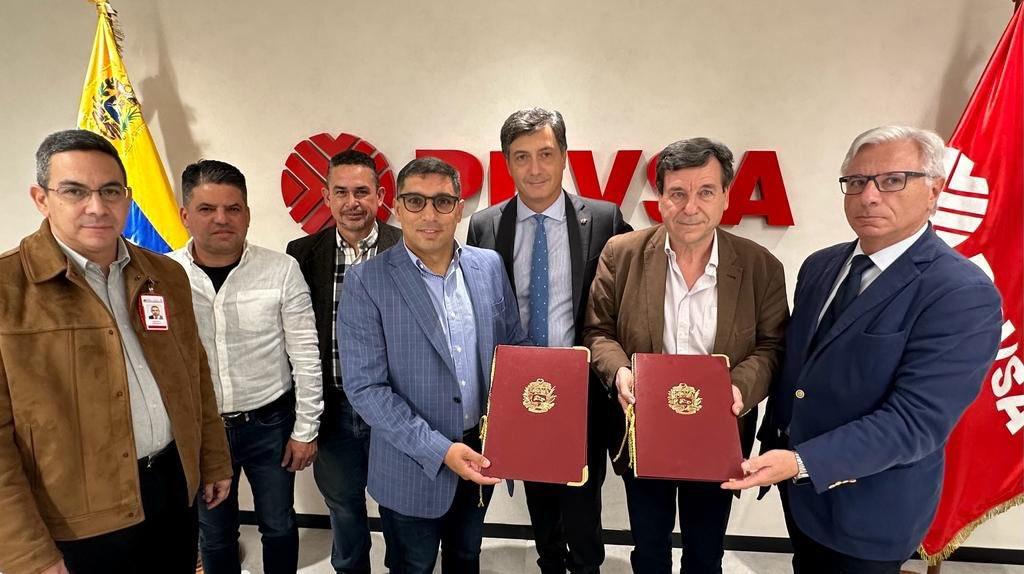 Ministro Tellechea firmó permiso con Repsol y ENI para exportar gas natural