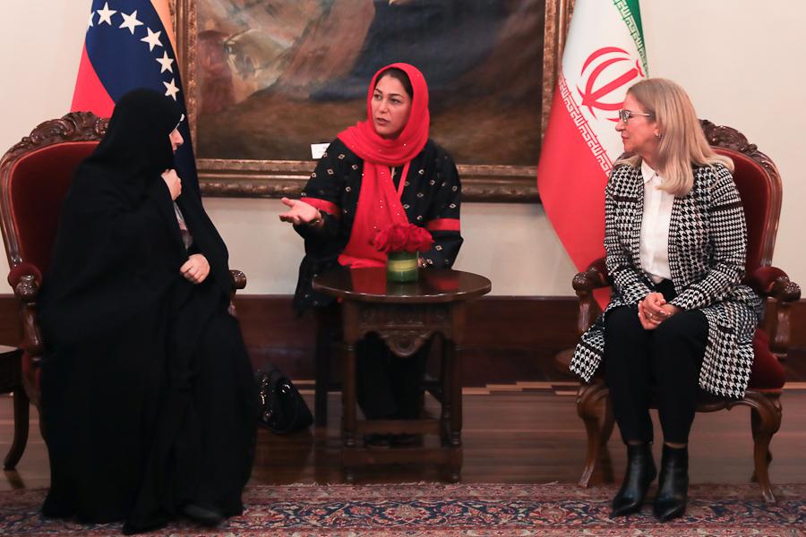 Primera Combatiente Cilia Flores sostuvo encuentro con Primera Dama de Irán