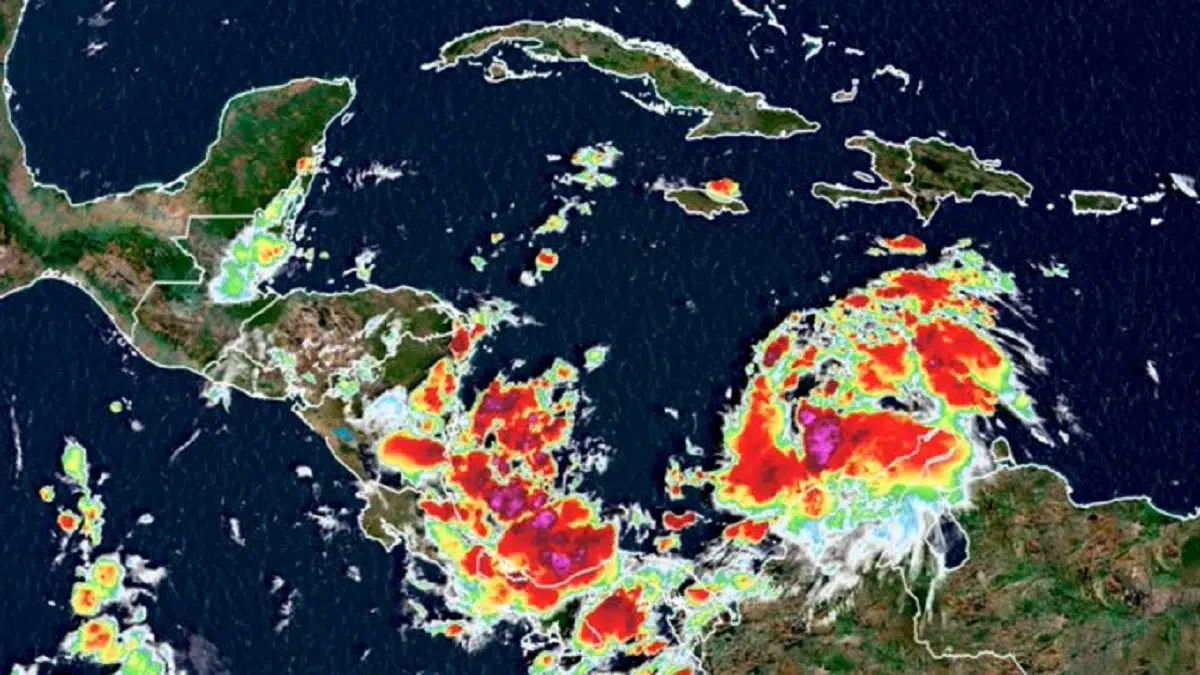 Autoridades venezolanas prevenidas ante paso de la tormenta tropical Bret por Isla de Aves