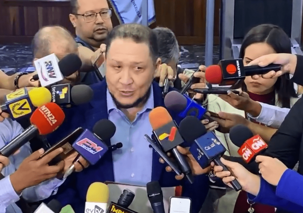 Diputado José Brito solicita ante CGR estatus de María Corina Machado