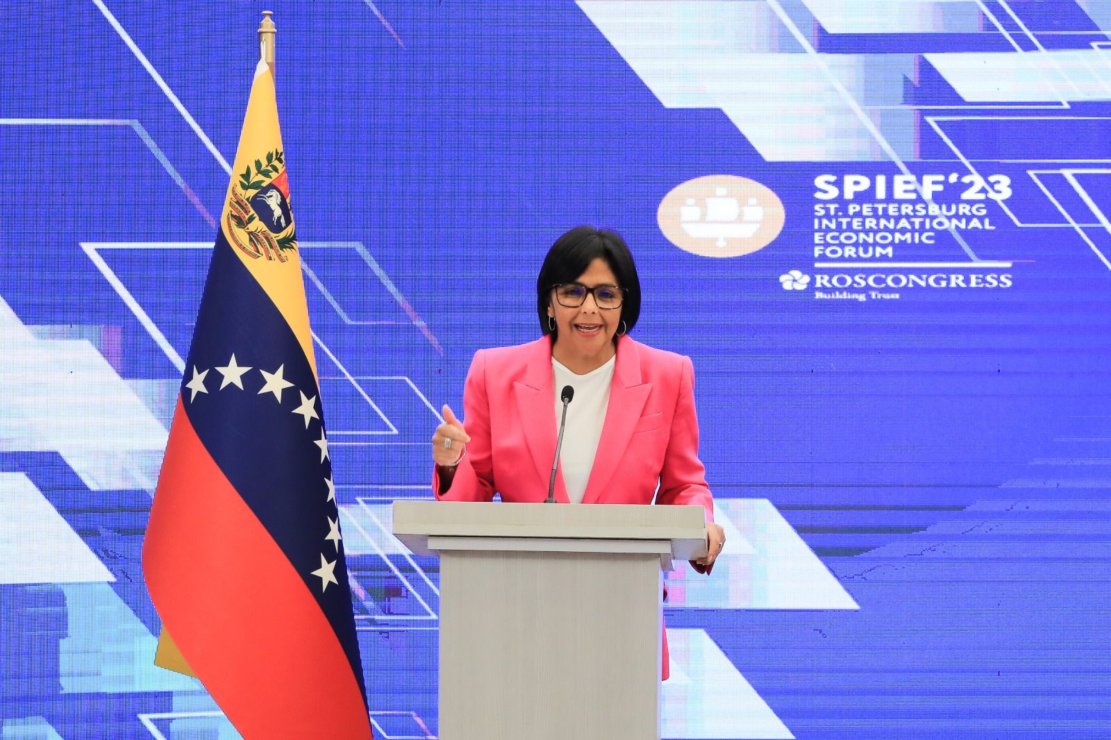 Venezuela propone creación mecanismos financieros distintos a la red SWIFT