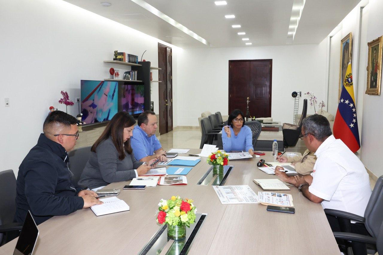 Autoridades revisan avances de las Bricomiles y el 1×10 del Buen Gobierno