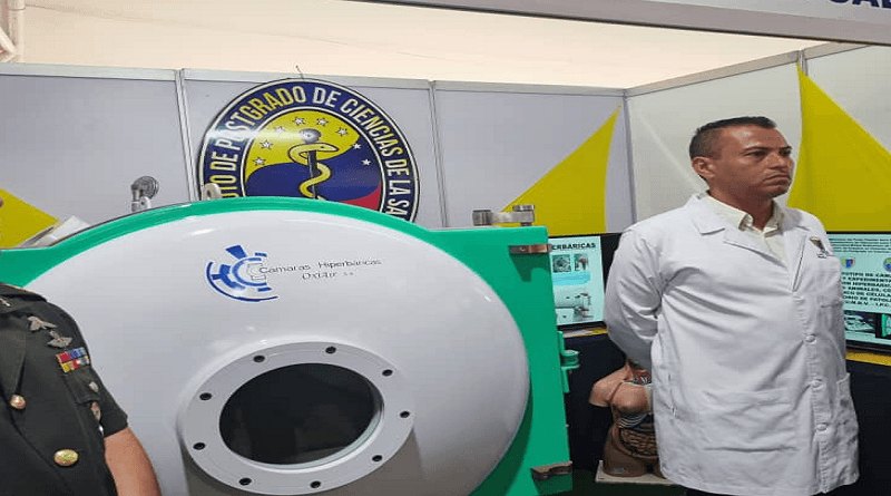 Exponen proyecto de radiografía panorámica en feria de innovación de Salud