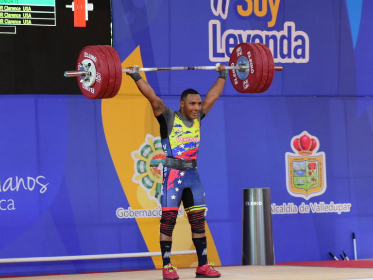 El criollo Julio Mayora mostró su fuerza con doble dorada