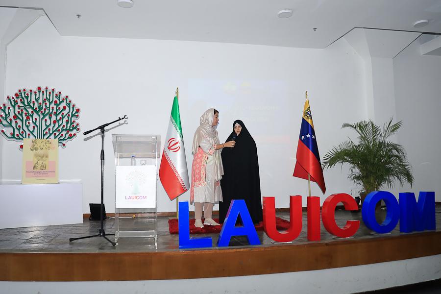 Primera dama iraní sostuvo encuentro con estudiantes de la UICOM