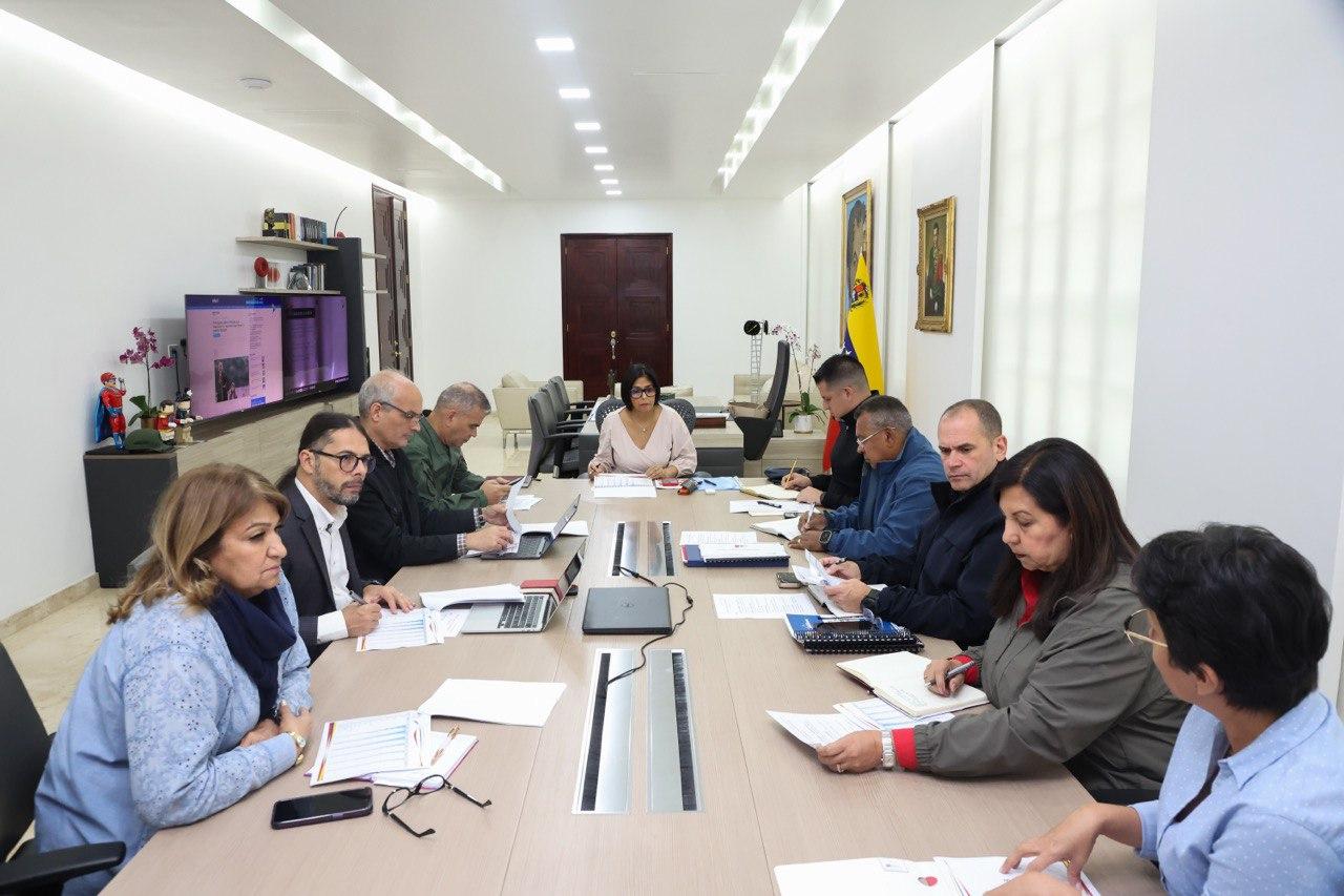 Consejo de Vicepresidentes aborda Sistema 1×10 y plan por lluvias