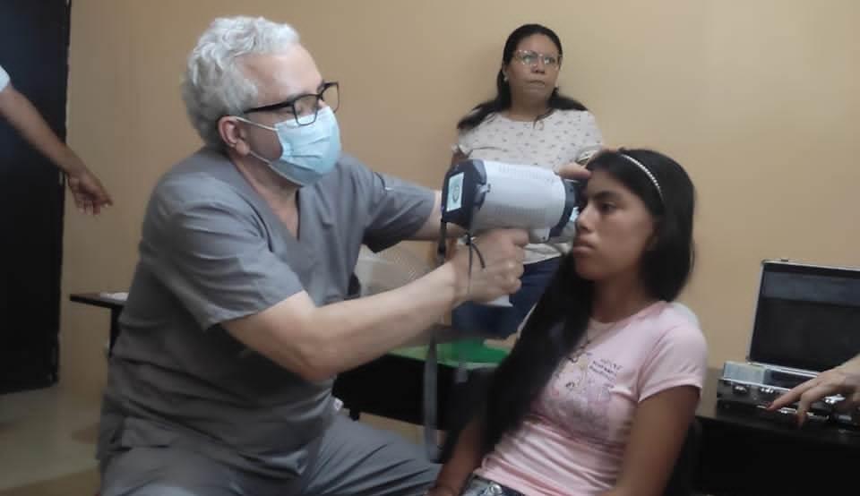 Zulia: 150 estudiantes indígenas de la Guajira recibieron atención oftalmológica