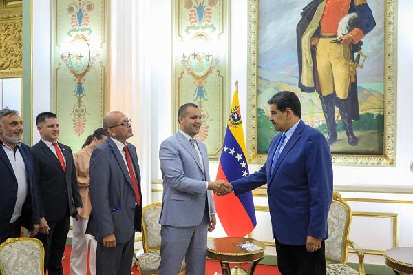 Jefe de Estado se reúne con presidente de la Asociación Internacional de Boxeo