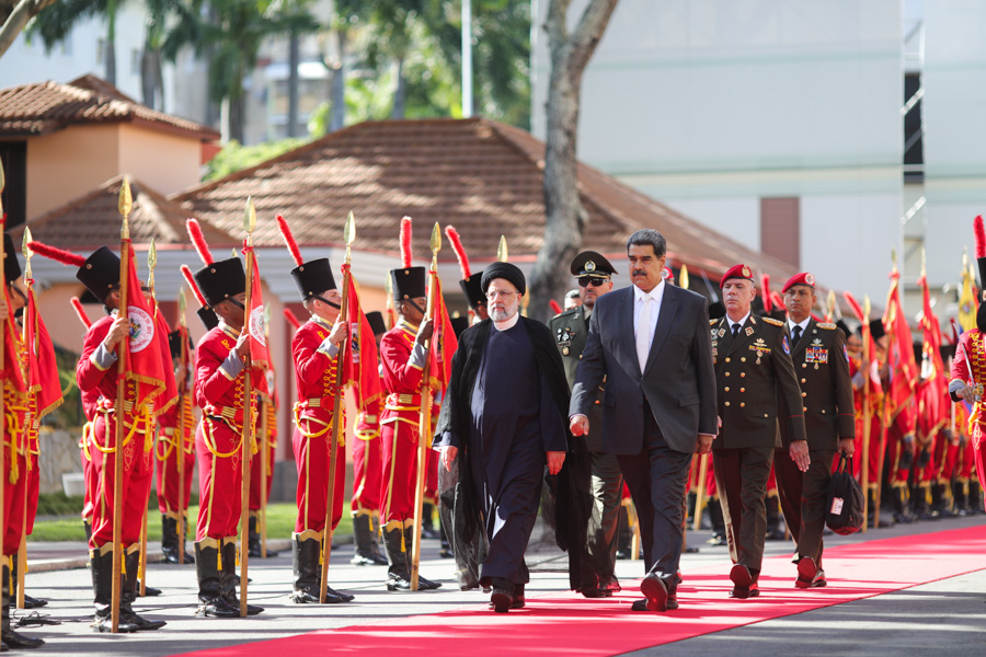 Presidente Nicolás Maduro recibe a su par iraní Ebrahim Raisi en el Palacio de Miraflores