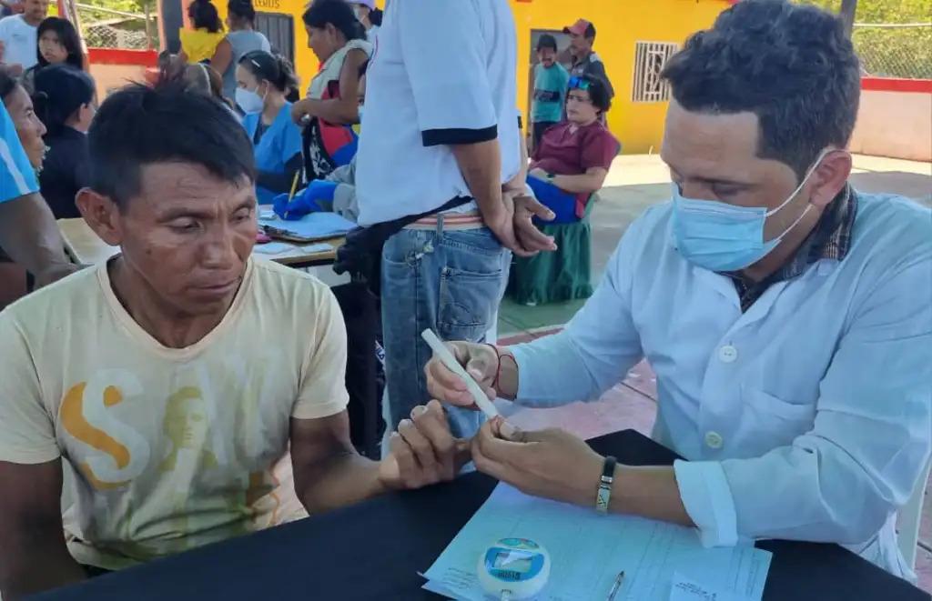 MppSalud atiende a familias indígenas en municipio Jesús María Semprùm