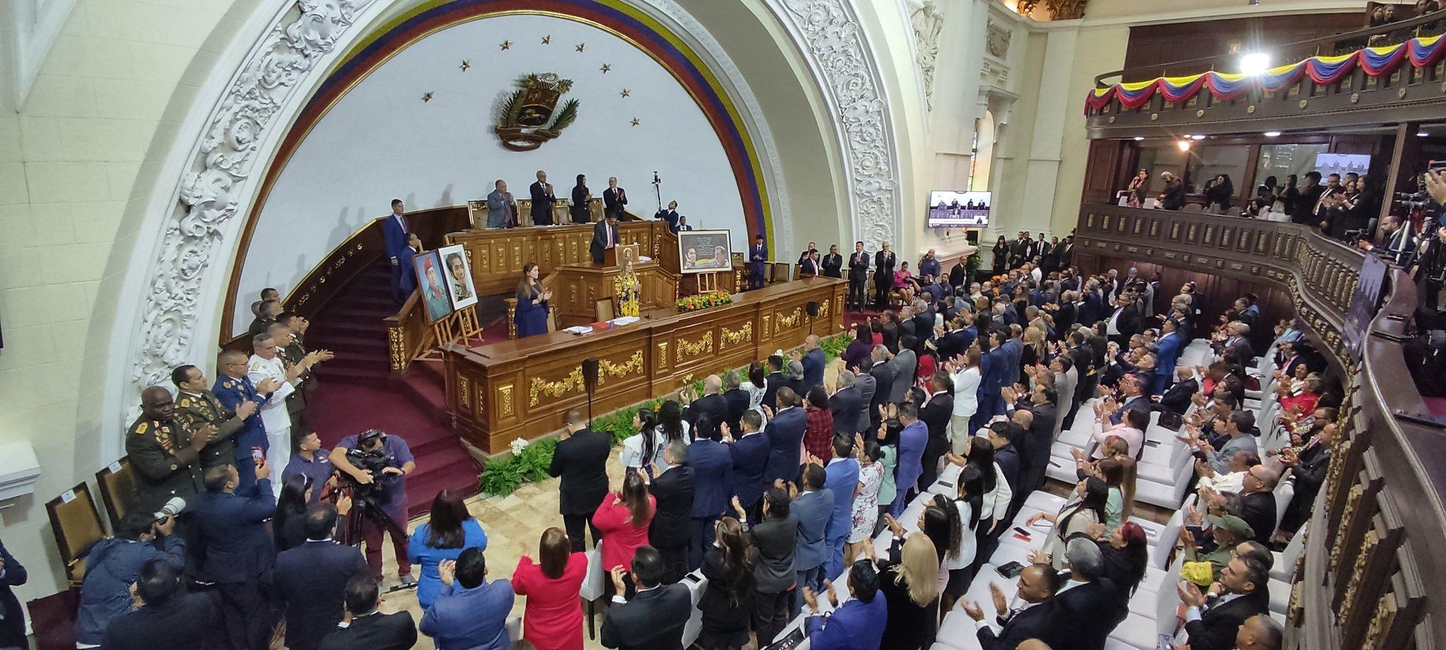 AN conmemora 212° aniversario de la firma del Acta de Declaración de Independencia y Día de la FANB
