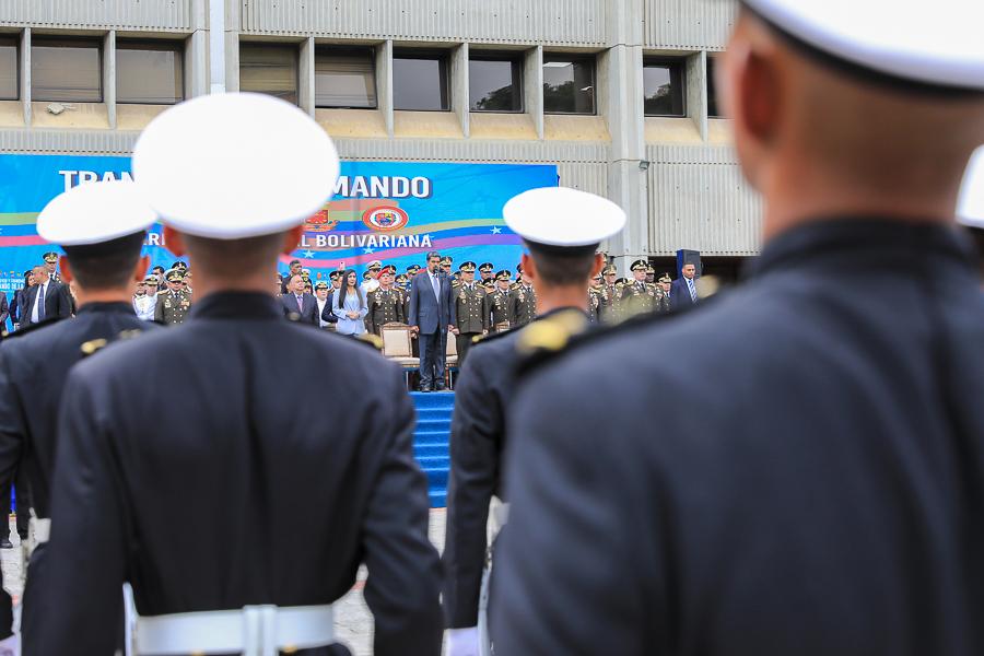 Mayores Generales y Almirantes deben asumir ascenso como compromiso para defender la Patria