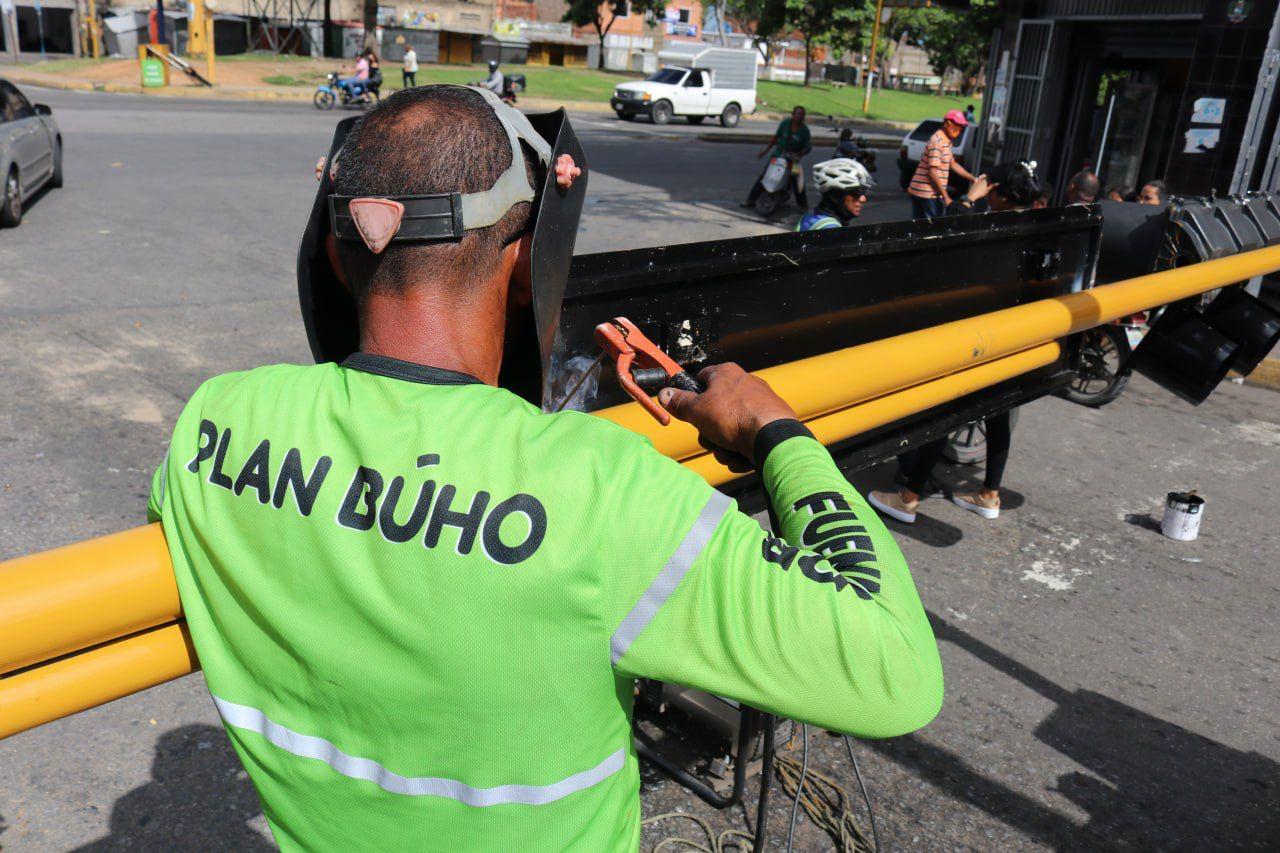 Plan Búho continúa desplegado con la semaforización en intersecciones del sur de Valencia