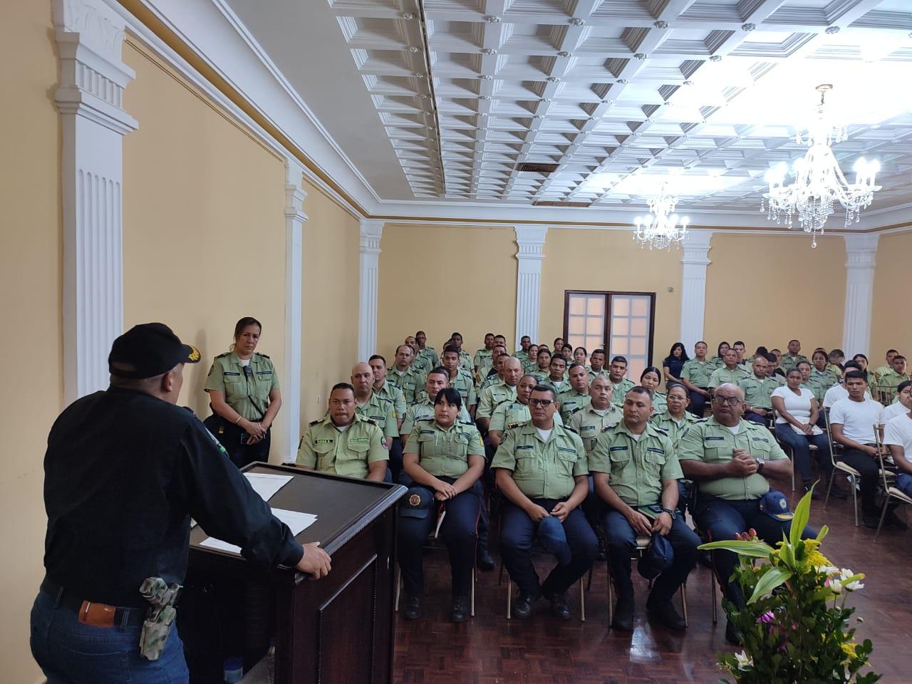 Inició en Valencia curso de Administradores de Parques de Armas y Elaboración de Polígonos N° 142