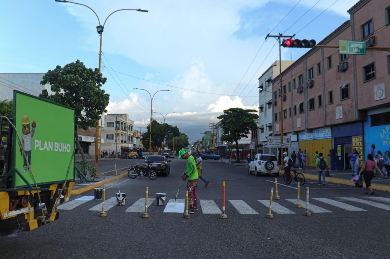 Avanzan trabajos de demarcación vial en la avenida Lara de Valencia