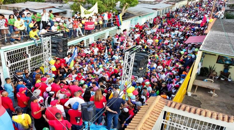 Pueblo se moviliza en las calles para lograr la victoria