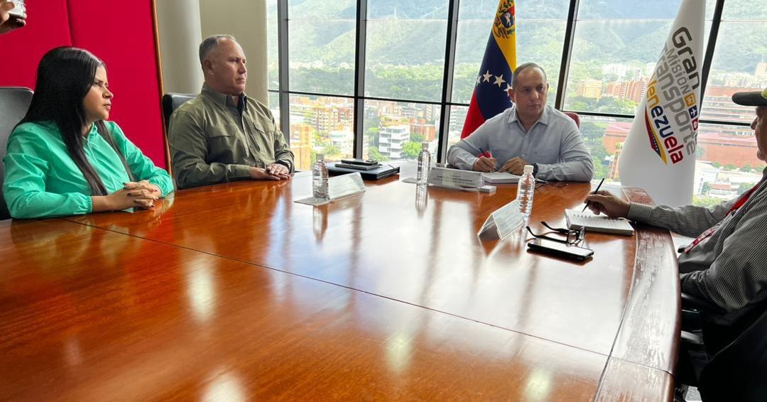 Realizan mesa de trabajo con el Ministro de Transporte para el bienestar de los bolivarenses